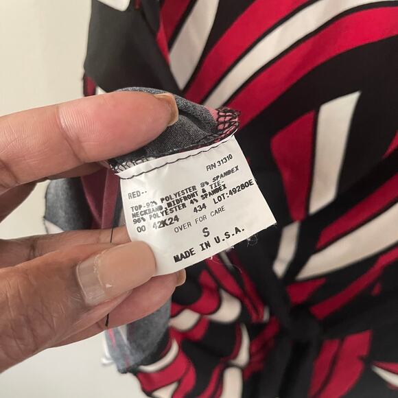 Y2K Babydoll Top Womens Small Faux Wrap Top w/ Split Sleeves Red Black Iz Byer - Picture 6 of 8